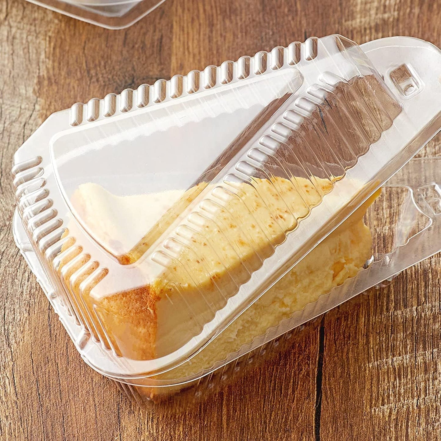 Bits N Things [50 Pack] Cake Slice Plastic Containers with Lids - Single 5“ Clear Low Dome Hinged Lid Cheesecake Container, Pie Dessert, Food Box, Take Out Togo for home and bakery.